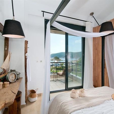 Seathon Seafront Beach Villa In Kalamitsi Exteriér fotografie