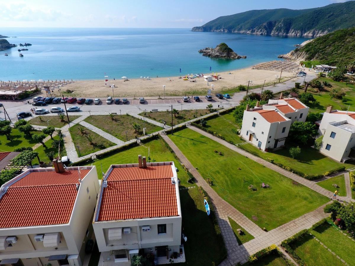 Seathon Seafront Beach Villa In Kalamitsi Exteriér fotografie